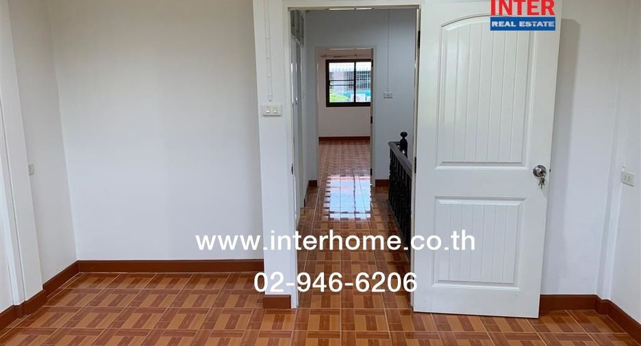 For sale 2 ベッドルーム townhouse in Saphan Sung, Bangkok