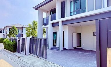 Casa en alquiler de 4 habitaciones en Bang Lamung, Chonburi