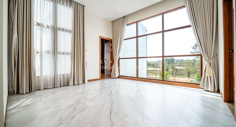 Villa zum Kauf mit 5 Zimmer in Bang Lamung, Chonburi