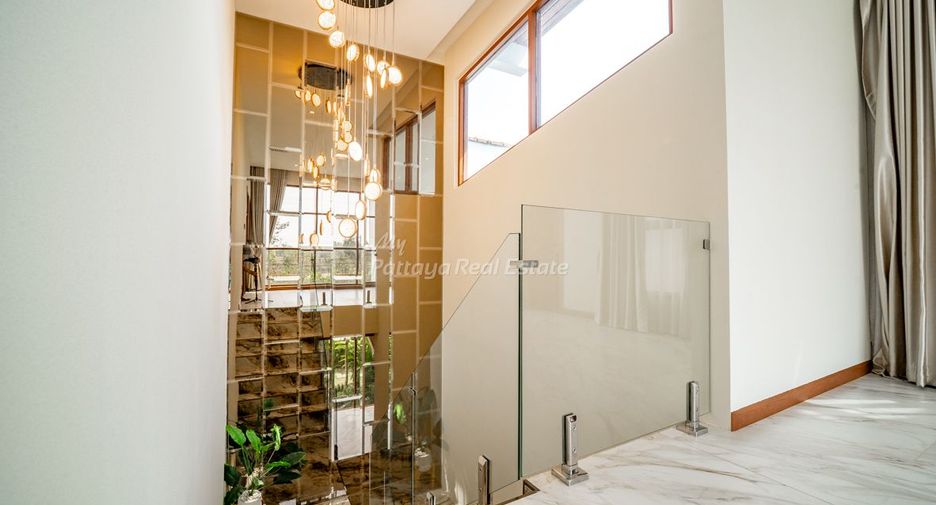 Villa zum Kauf mit 5 Zimmer in Bang Lamung, Chonburi