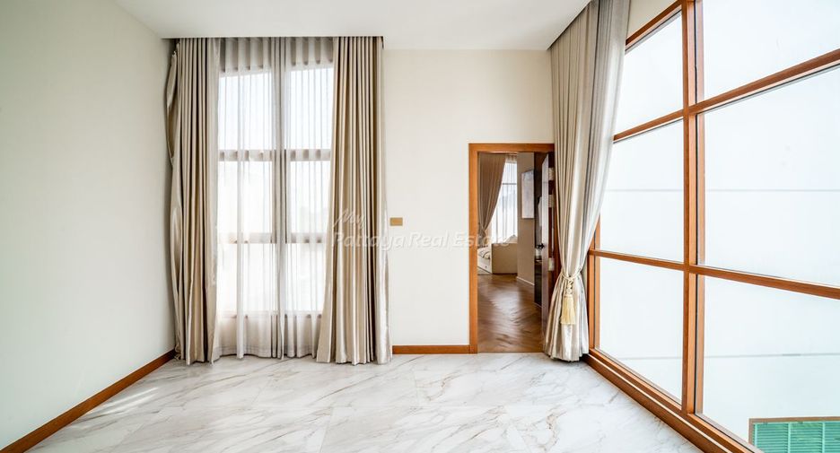Villa zum Kauf mit 5 Zimmer in Bang Lamung, Chonburi
