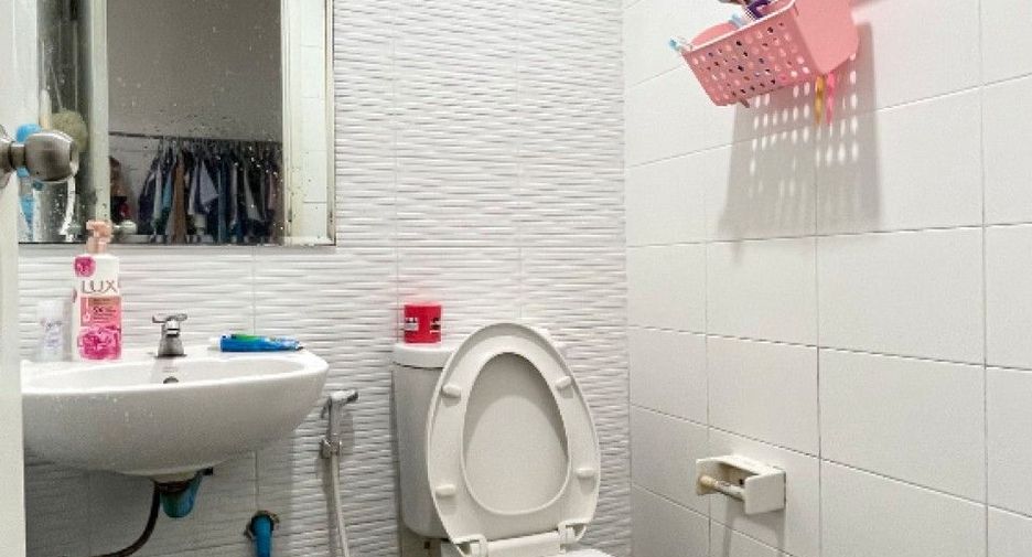 For sale 3 bedrooms townhouse in Phra Samut Chedi, Samut Prakan