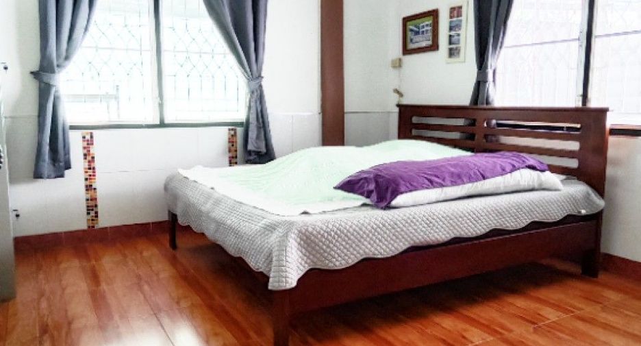 For sale 3 bedrooms house in Si Racha, Chonburi