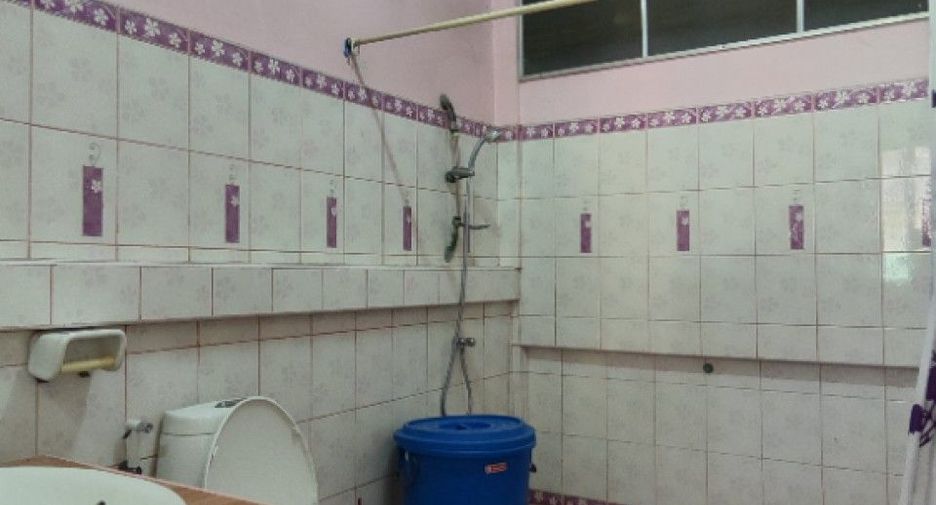 For sale 3 bedrooms house in Si Racha, Chonburi