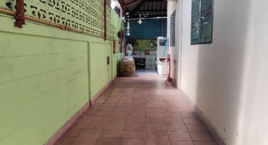 For sale 3 bedrooms house in Si Racha, Chonburi