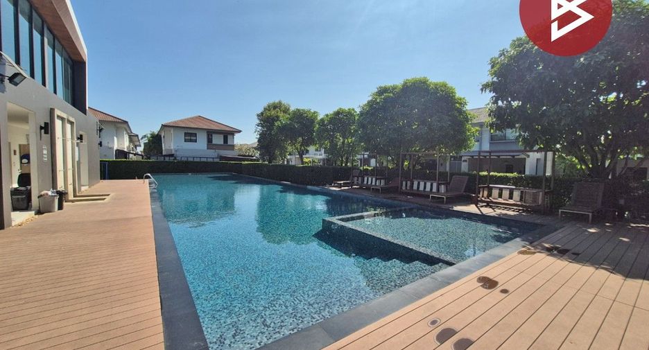 For sale 4 bedrooms house in Lat Krabang, Bangkok