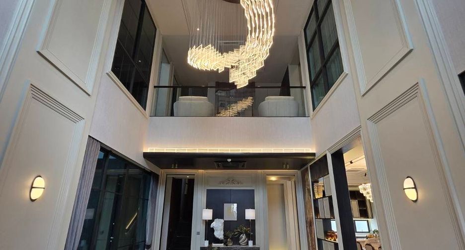 For sale 6 bedrooms house in Suan Luang, Bangkok