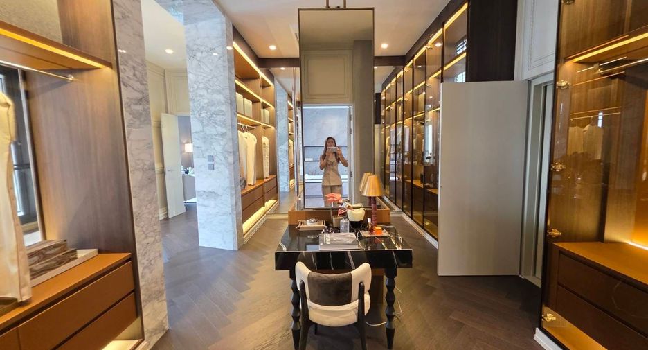 For sale 6 bedrooms house in Suan Luang, Bangkok
