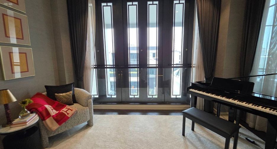 For sale 6 bedrooms house in Suan Luang, Bangkok