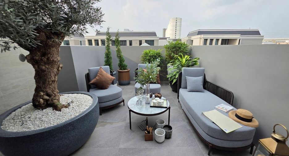 For sale 6 bedrooms house in Suan Luang, Bangkok