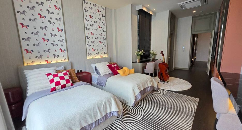 For sale 6 bedrooms house in Suan Luang, Bangkok