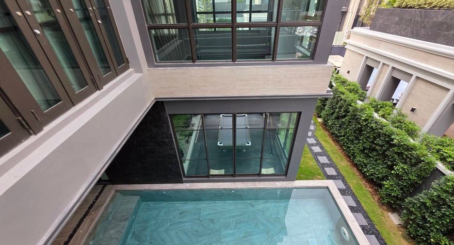 For sale 6 bedrooms house in Suan Luang, Bangkok