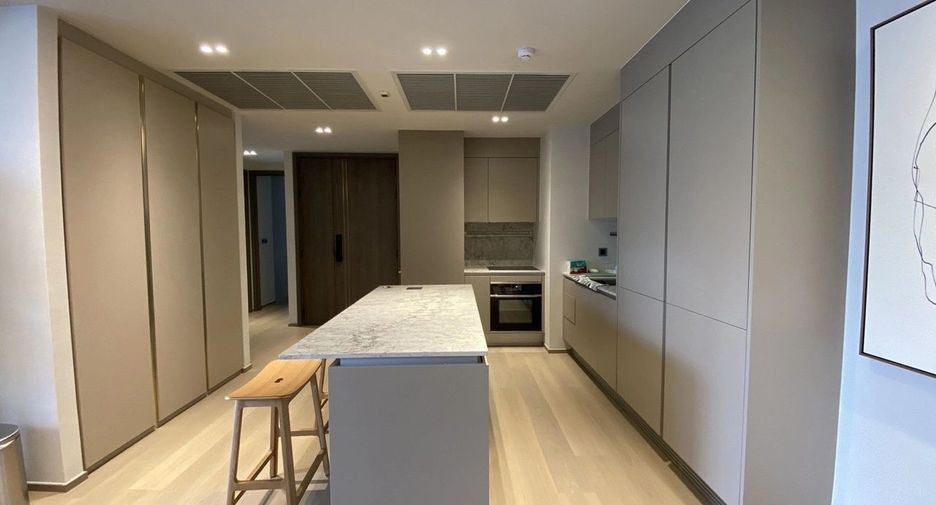 For rent 2 bedrooms condo in Pathum Wan, Bangkok