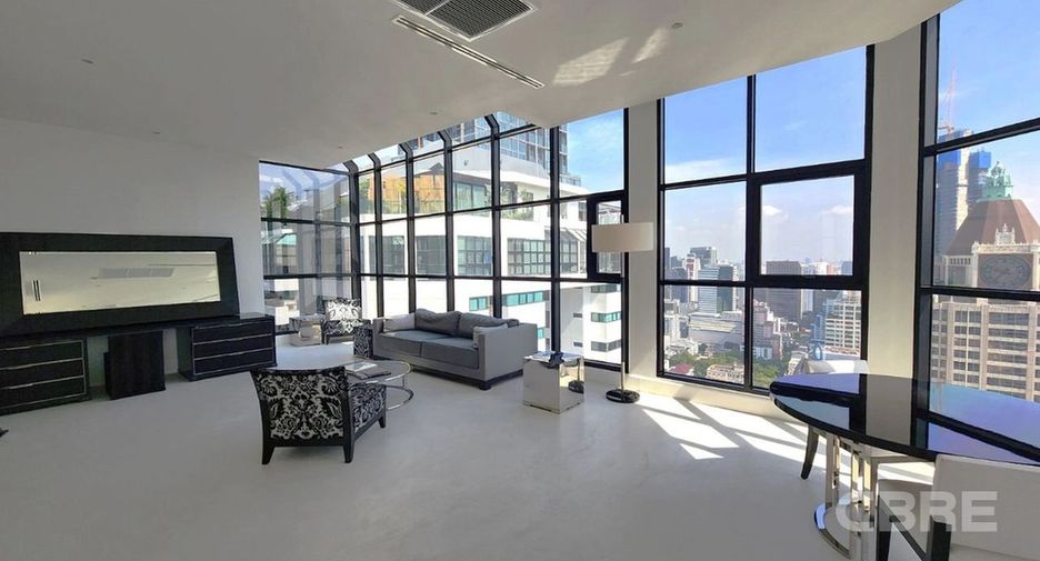 For sale 3 ベッドルーム condo in Sathon, Bangkok