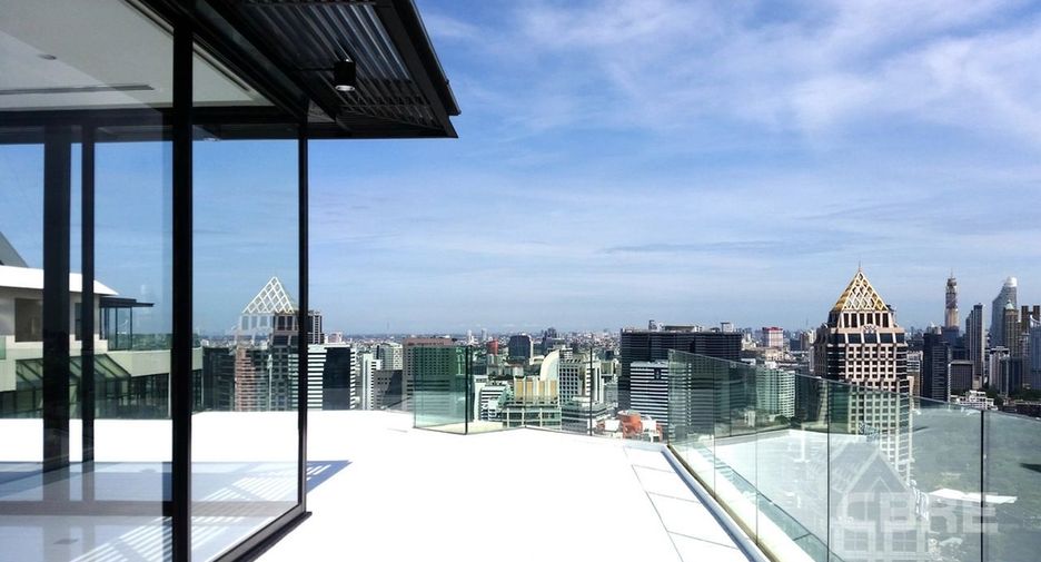 For sale 3 ベッドルーム condo in Sathon, Bangkok