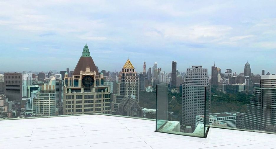 For sale 3 ベッドルーム condo in Sathon, Bangkok