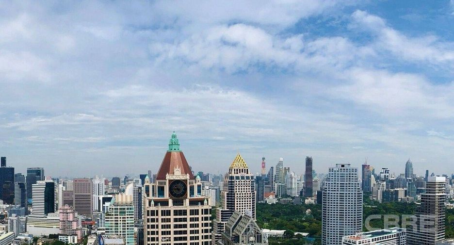 For sale 3 ベッドルーム condo in Sathon, Bangkok