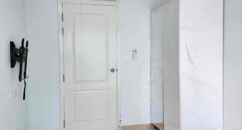For sale 1 bed condo in Mueang Samut Prakan, Samut Prakan