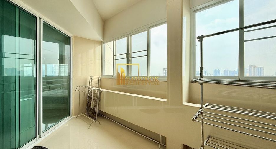 Condo en alquiler de 3 habitaciones en Watthana, Bangkok