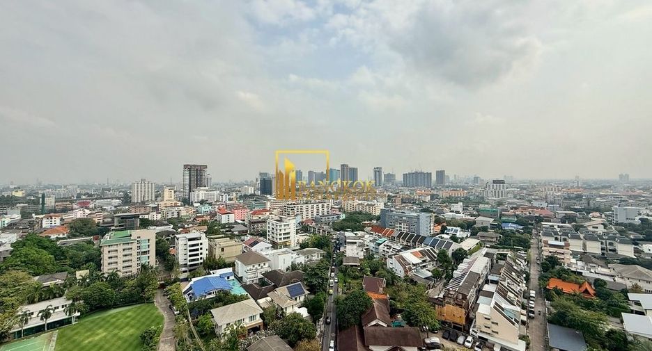 Condo en alquiler de 3 habitaciones en Watthana, Bangkok