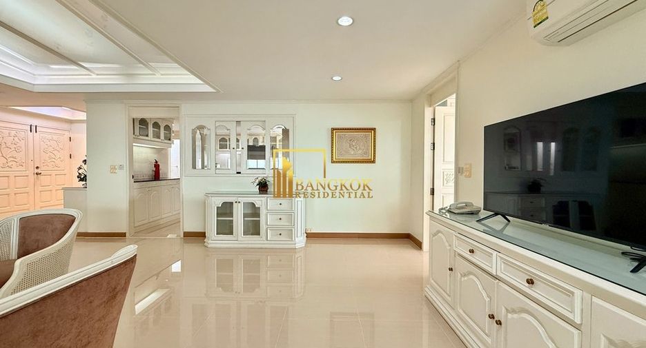 Condo en alquiler de 3 habitaciones en Watthana, Bangkok