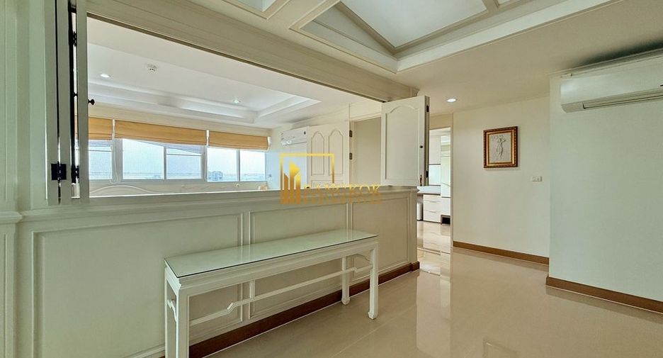 Condo en alquiler de 3 habitaciones en Watthana, Bangkok