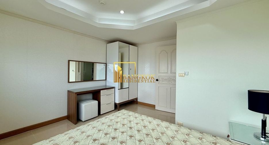 Condo en alquiler de 3 habitaciones en Watthana, Bangkok