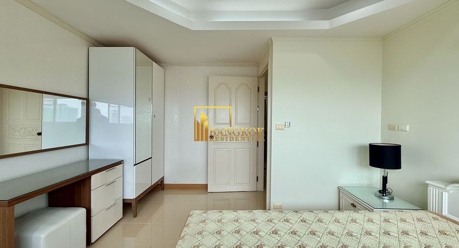 Condo en alquiler de 3 habitaciones en Watthana, Bangkok