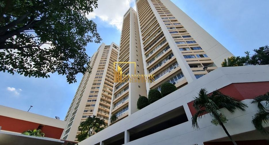 Condo en alquiler de 3 habitaciones en Watthana, Bangkok