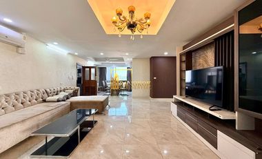 For rent 3 bedrooms condo in Khlong Toei, Bangkok