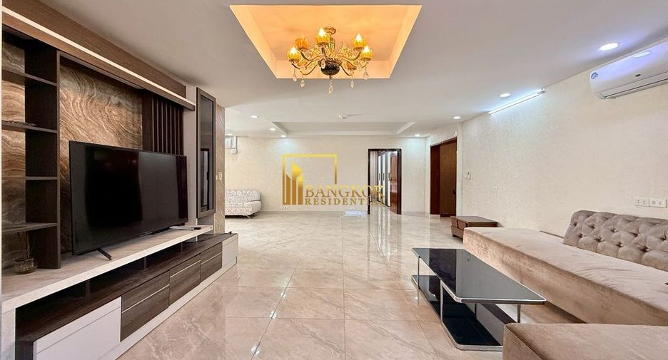 For rent 3 bedrooms condo in Khlong Toei, Bangkok