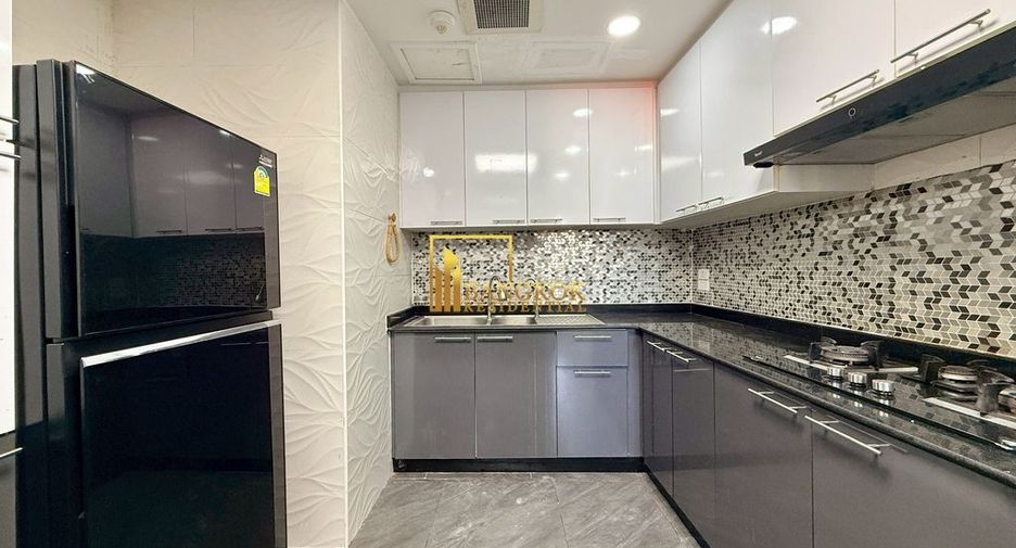 For rent 3 bedrooms condo in Khlong Toei, Bangkok