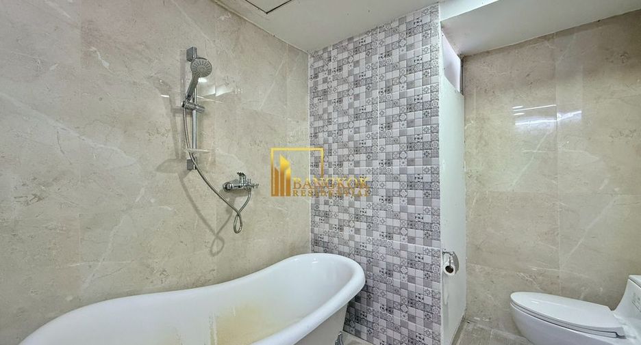 For rent 3 bedrooms condo in Khlong Toei, Bangkok