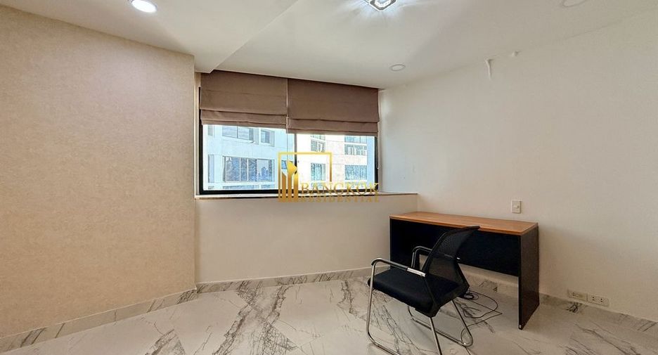 For rent 3 bedrooms condo in Khlong Toei, Bangkok