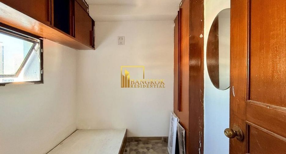 For rent 3 bedrooms condo in Khlong Toei, Bangkok