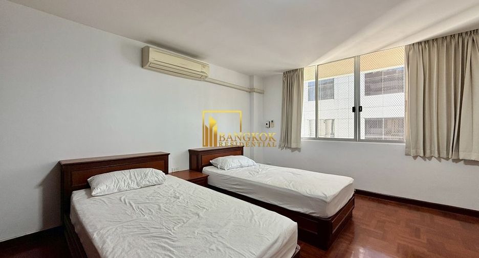 Condo en alquiler de 3 habitaciones en Khlong Toei, Bangkok