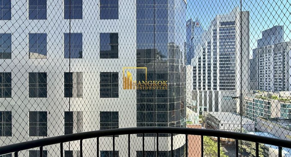Condo en alquiler de 3 habitaciones en Khlong Toei, Bangkok