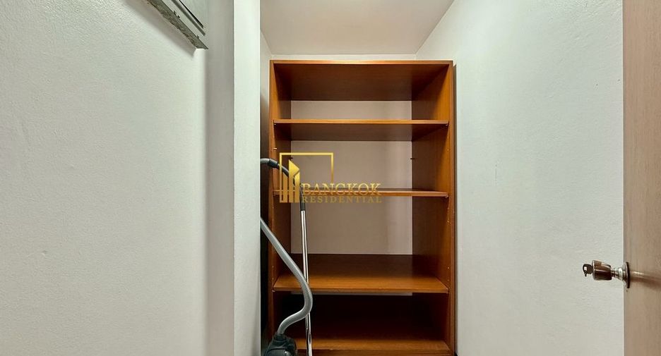 Condo en alquiler de 3 habitaciones en Khlong Toei, Bangkok