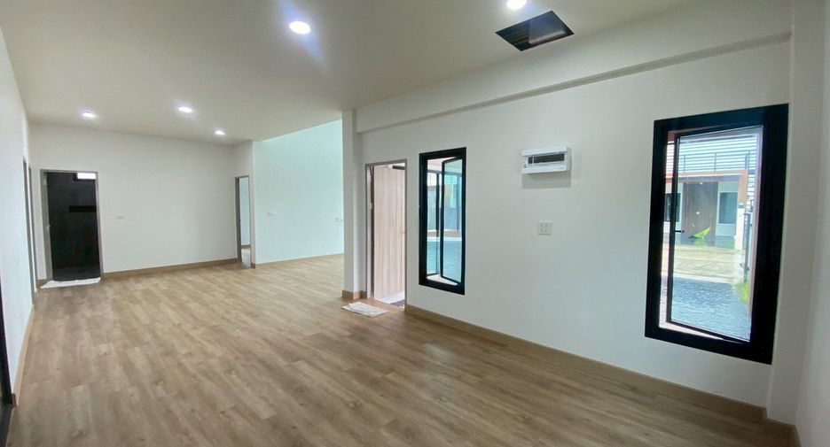 For sale 3 bedrooms house in Mueang Phatthalung, Phatthalung
