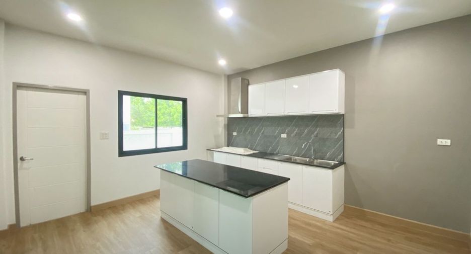 For sale 3 bedrooms house in Mueang Phatthalung, Phatthalung