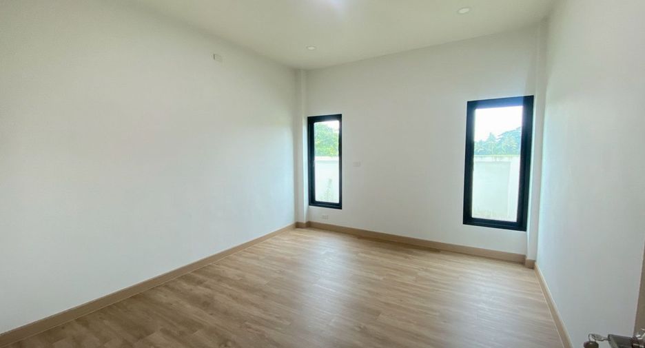 For sale 3 bedrooms house in Mueang Phatthalung, Phatthalung