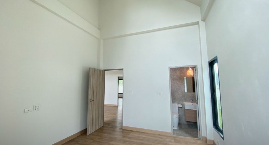 For sale 3 bedrooms house in Mueang Phatthalung, Phatthalung