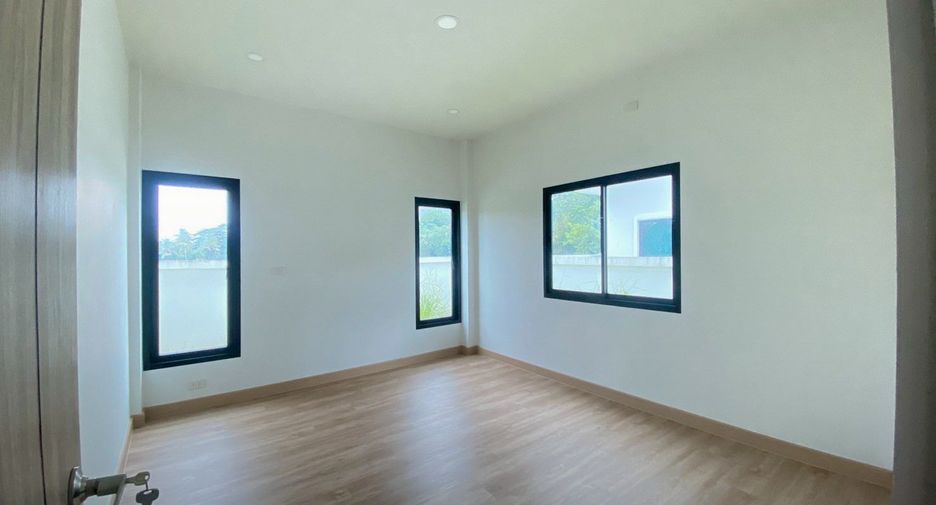 For sale 3 bedrooms house in Mueang Phatthalung, Phatthalung