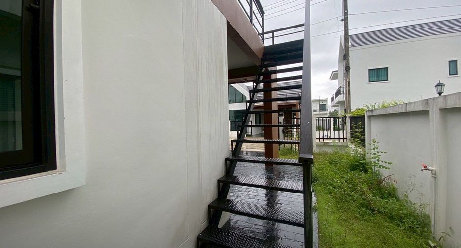 For sale 3 bedrooms house in Mueang Phatthalung, Phatthalung