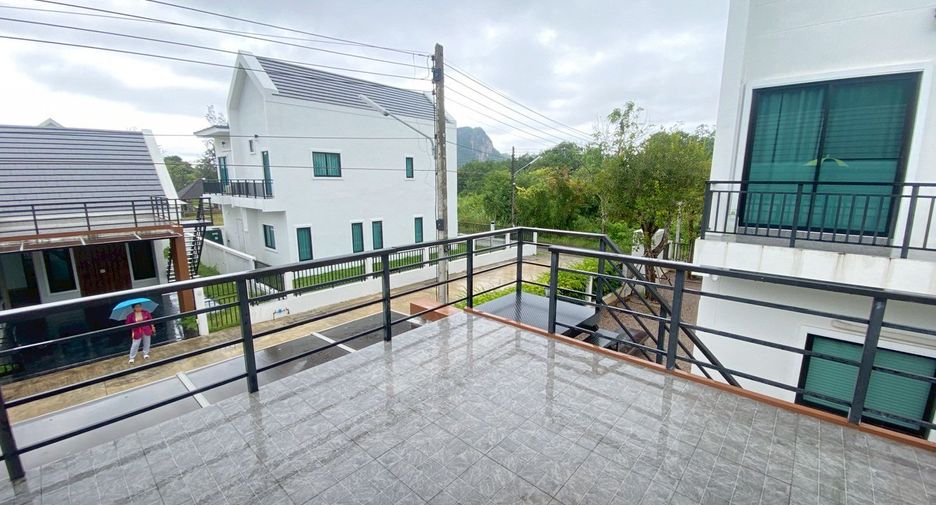 For sale 3 bedrooms house in Mueang Phatthalung, Phatthalung