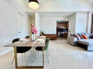 À louer et à vendre 4 chambres villa à Bang Lamung, Chonburi