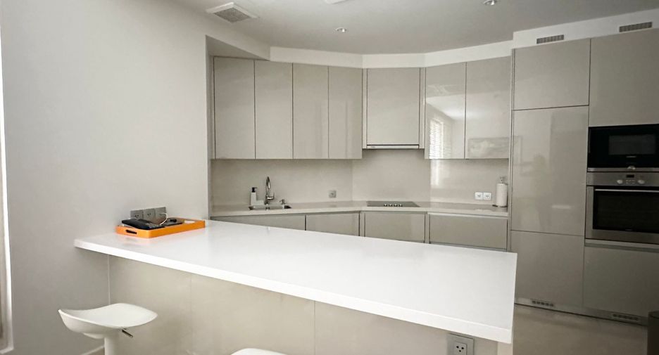 Condo en alquiler de 2 habitaciones en Sathon, Bangkok