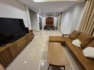 À louer et à vendre 3 chambres villa à Bang Lamung, Chonburi