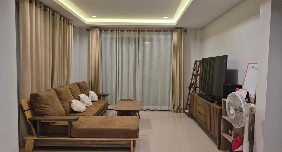 Villa zur Miete und zum Kauf mit 3 Zimmer in Bang Lamung, Chonburi