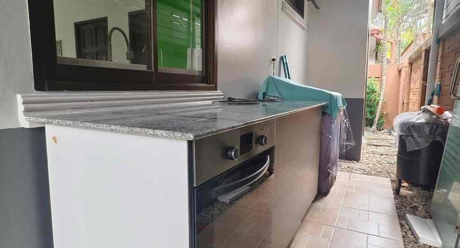 Villa zur Miete und zum Kauf mit 3 Zimmer in Bang Lamung, Chonburi